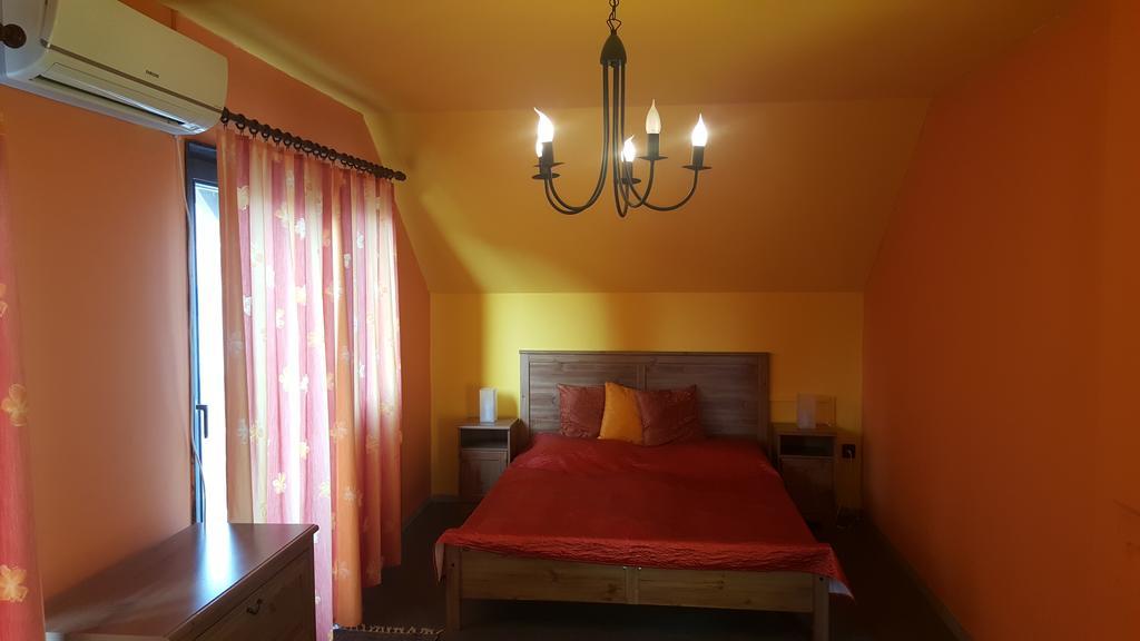 Ferienwohnung Nador Apartman Balatonlelle Exterior foto