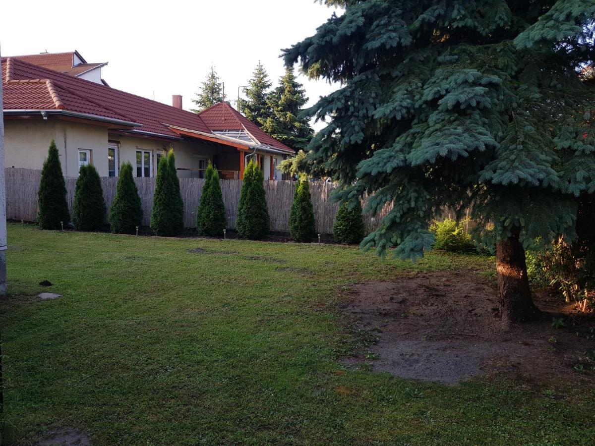 Ferienwohnung Nador Apartman Balatonlelle Exterior foto